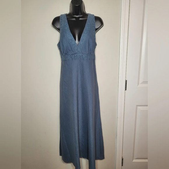 Sutton Studio 100% Linen Maxi Dress Eyelet Floral Detailng sz 12P - Picture 1 of 9